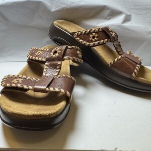 Aragon Comfort Engineering By New Balance Brown Leather Slip On Sandals